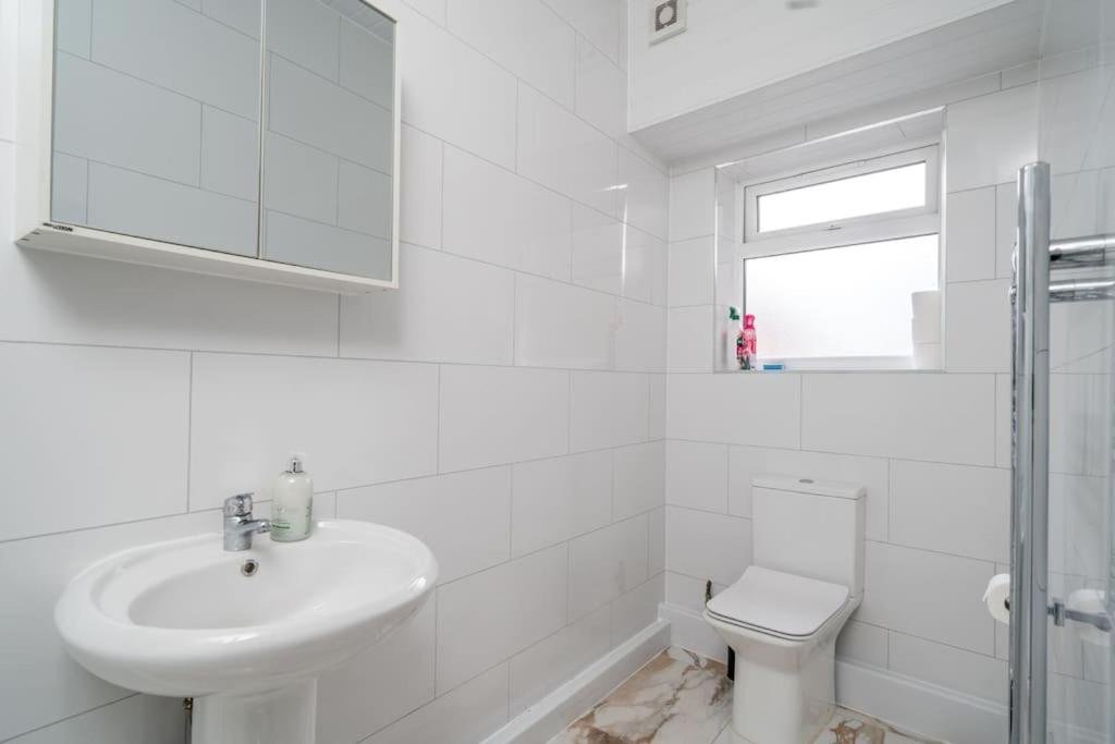 Spacious 2bed Brick Lane Flat - 2nd Floor * Londra